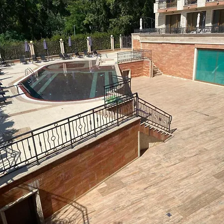 River Park Apartment *