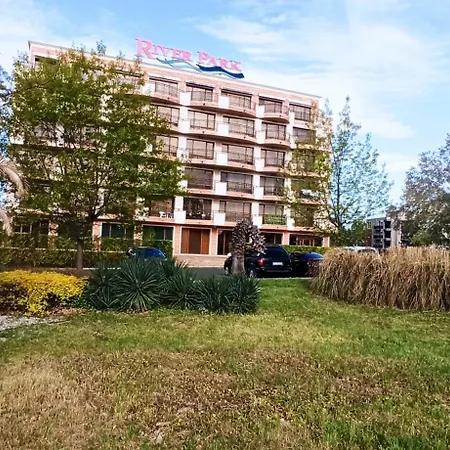 Apartment River Park *